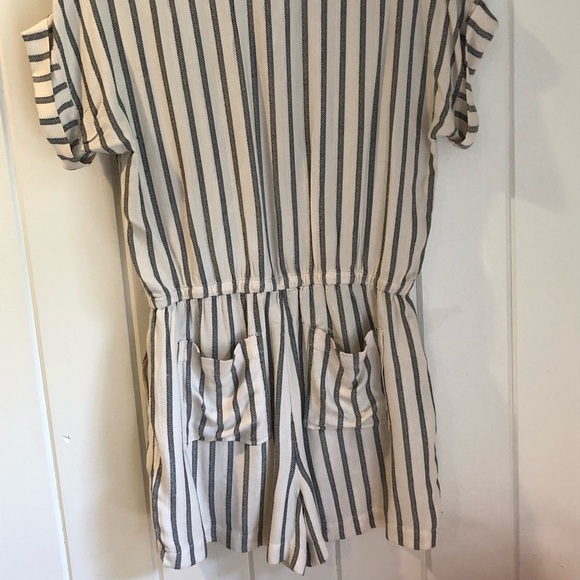 Lou and Grey by Loft Gray and White Striped Romper - Picture 5 of 6